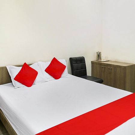Oyo Flagship Pawan Park Hotel Vellore Buitenkant foto