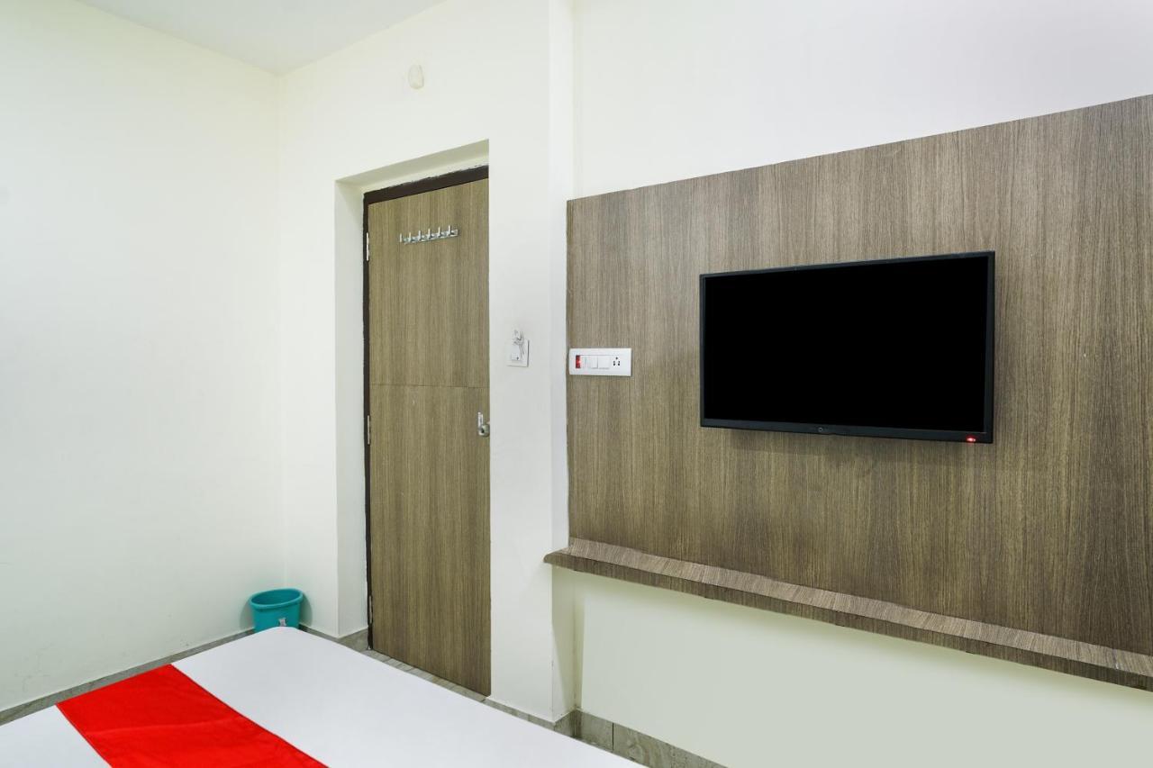 Oyo Flagship Pawan Park Hotel Vellore Buitenkant foto