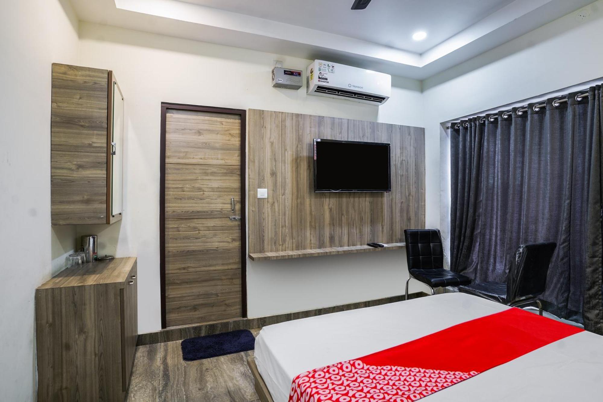 Oyo Flagship Pawan Park Hotel Vellore Buitenkant foto